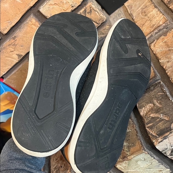 Earth Desire Flow Women’s Black & Tan Slip On Sneakers Size 8 - Picture 11 of 11